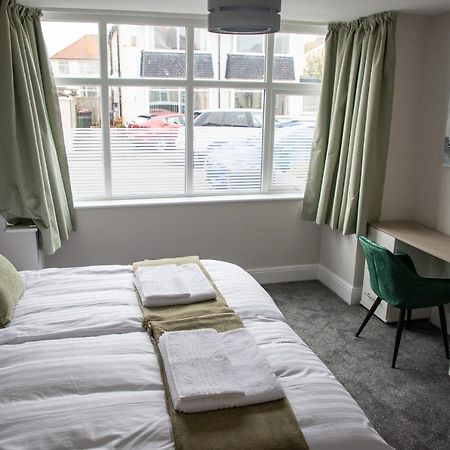 Wave Stays - Ground Floor Apartment - Outside Seating Area Cleveleys Exteriér fotografie
