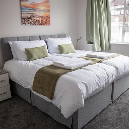Wave Stays - Ground Floor Apartment - Outside Seating Area Cleveleys Exteriér fotografie