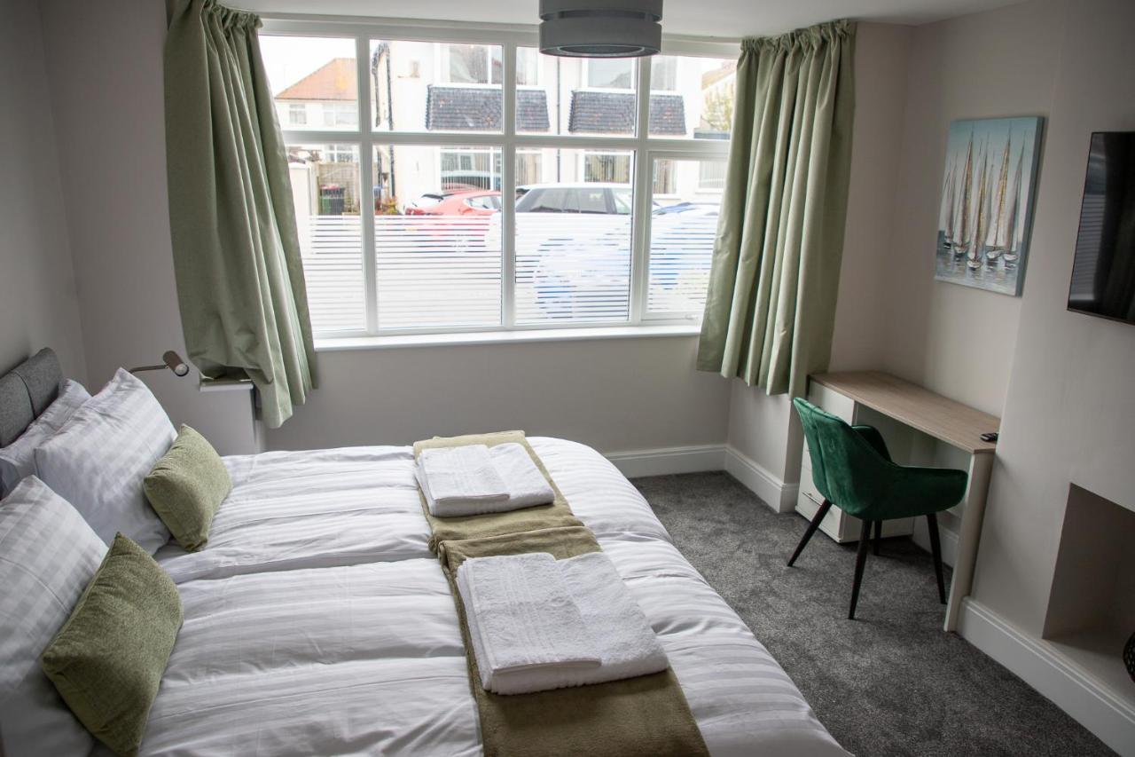 Wave Stays - Ground Floor Apartment - Outside Seating Area Cleveleys Exteriér fotografie